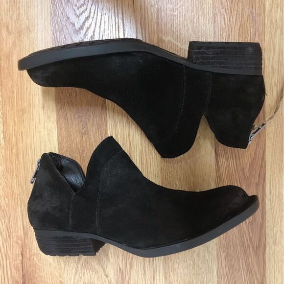 BORN Kerri Black Suede Low Cut Ankle Boot Bootie Distressed Leather Size 6 New‎ - Picture 8 of 12
